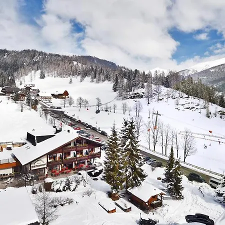 Schi- Und Wanderhotel Berghof 호텔 4*