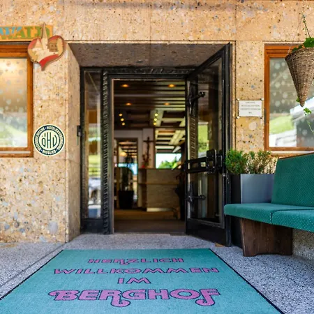 Schi- Und Wanderhotel Berghof Szálloda