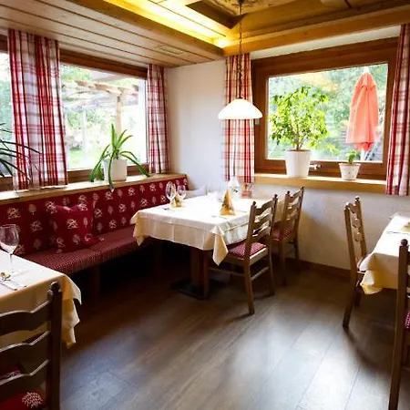 Schi- Und Wanderhotel Berghof Szálloda