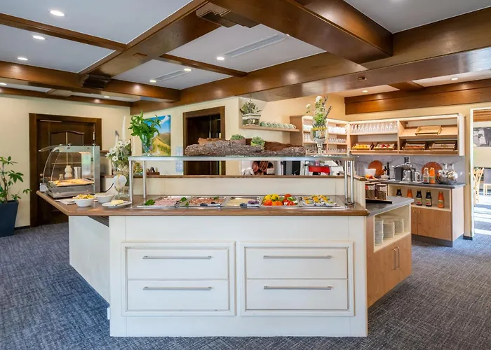 Schi- Und Wanderhotel Berghof Готель Бад-Кляйнкірхгайм