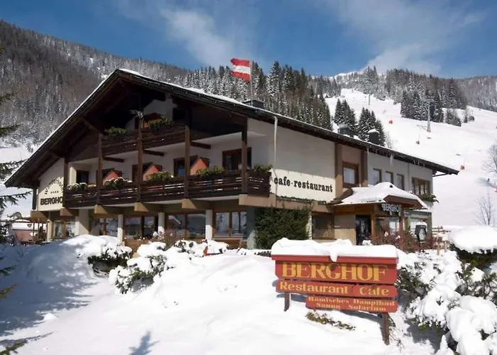 Schi- Und Wanderhotel Berghof